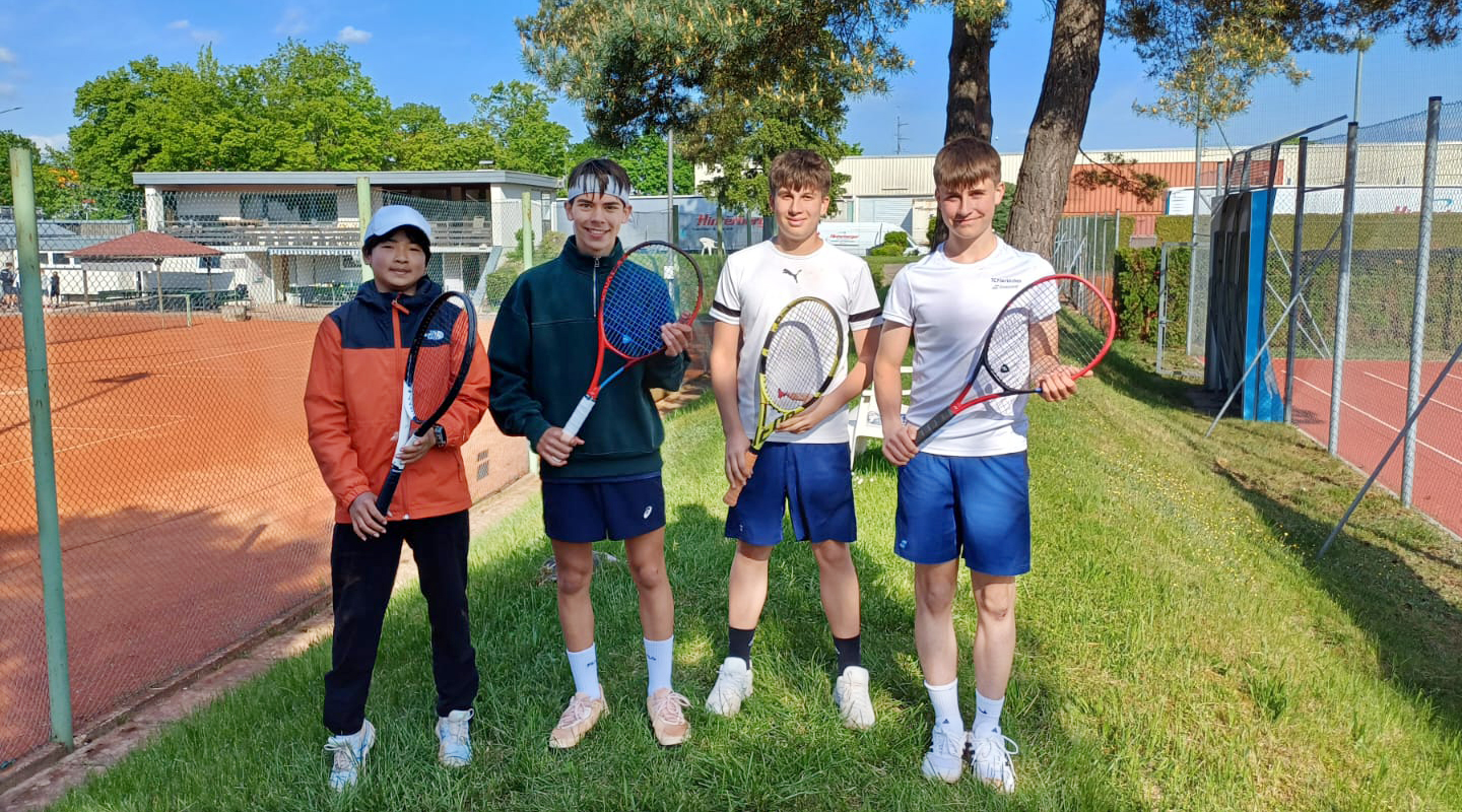 Mannschaftsfoto-Knaben-15-Suedliga-3-Gr-561 Mannschaften Junioren des TC Pfarrkirchen in der Sommer-Saison 2024.